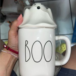 Rae Dunn ghost BOO Halloween mug with topper